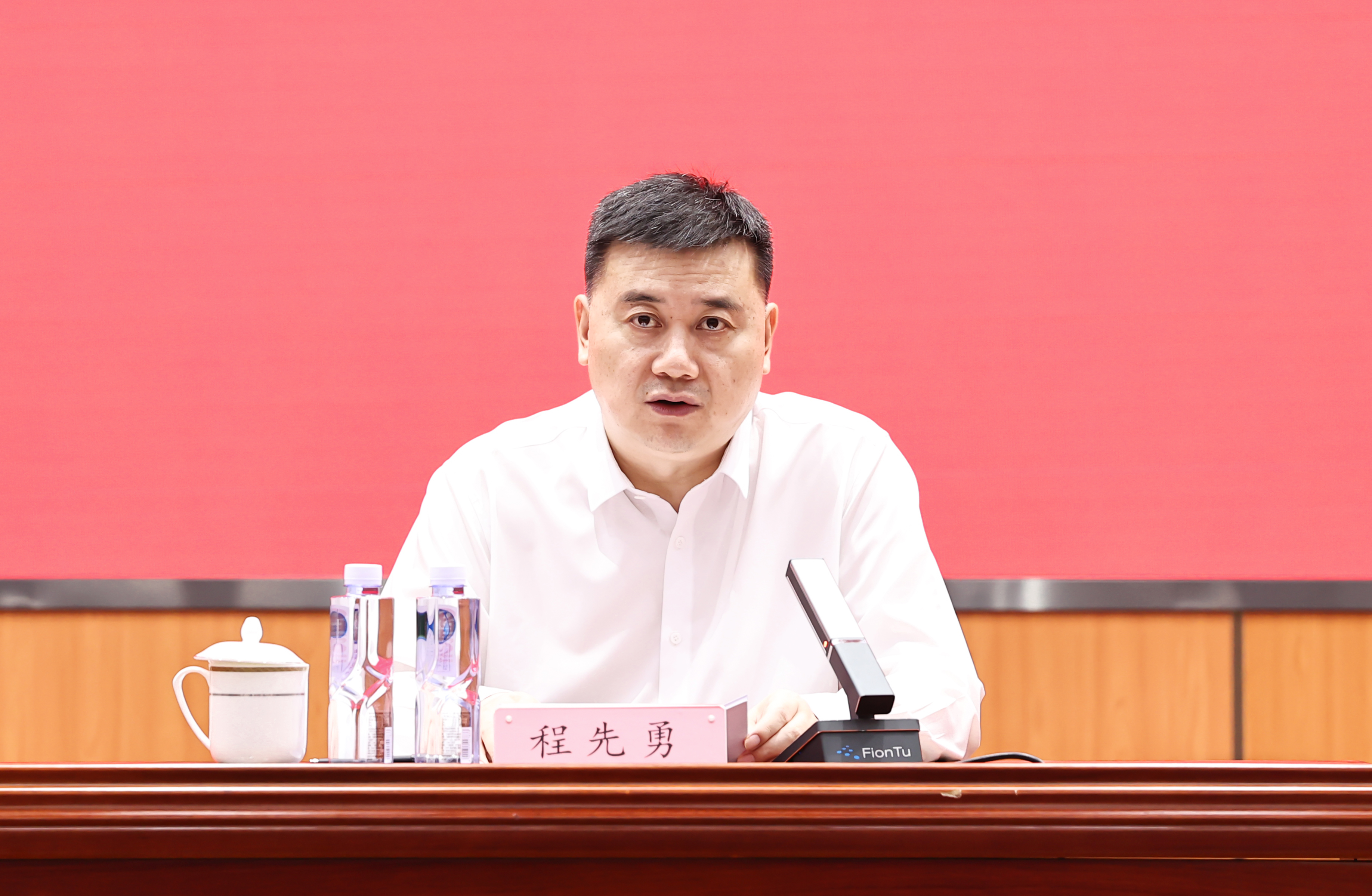 讲话.jpg