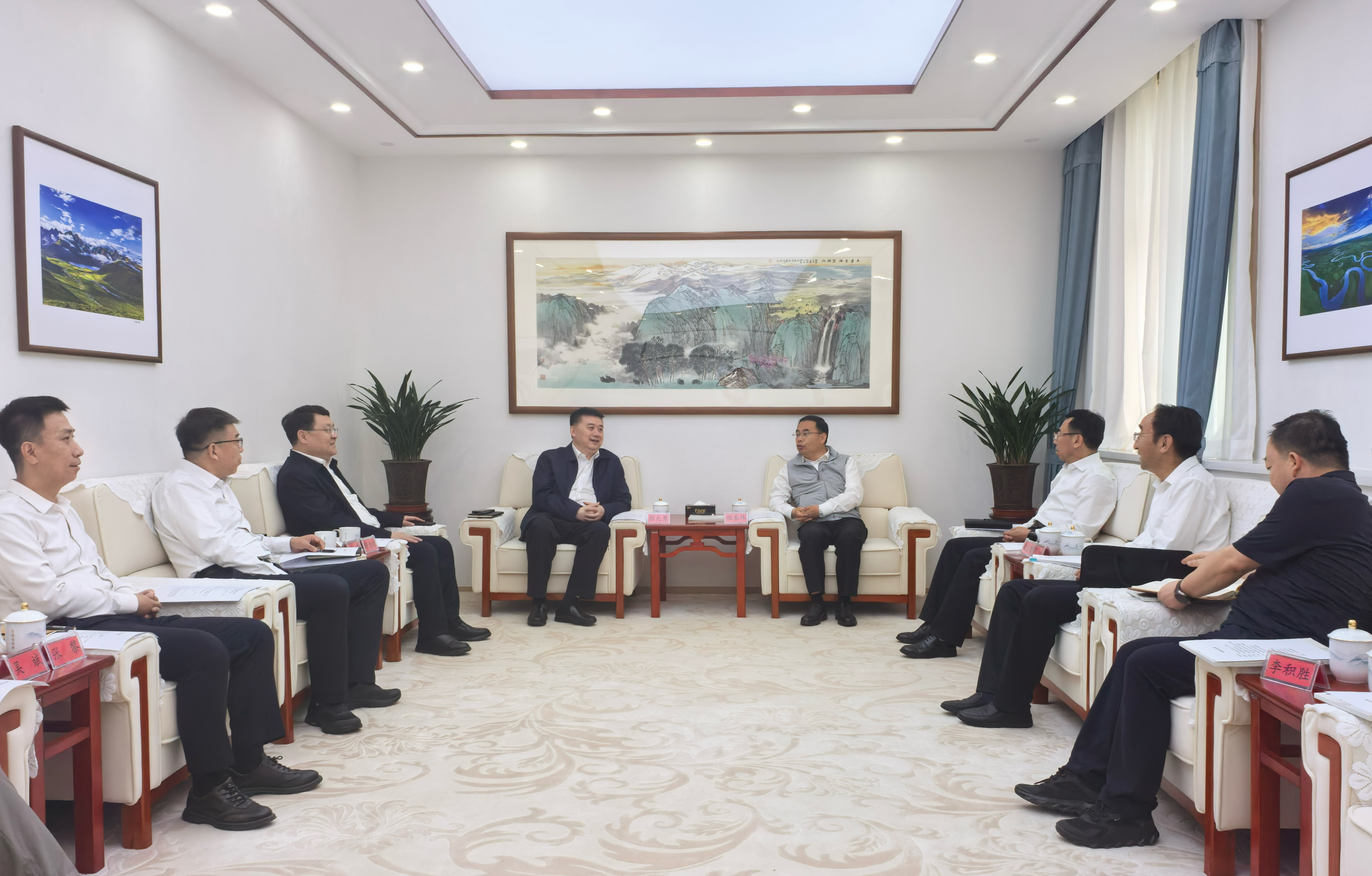 会谈.JPG