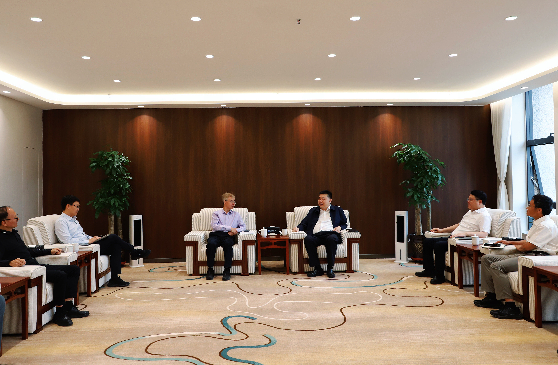 会见.JPG